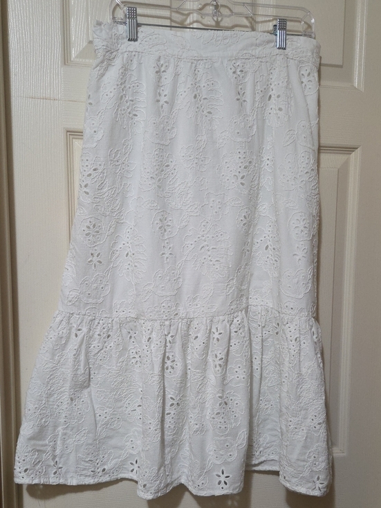 sofia by sofia vergara Dresses & Skirts - sofia by sofia vergara White Eyelet Tiered Maxi Skirt